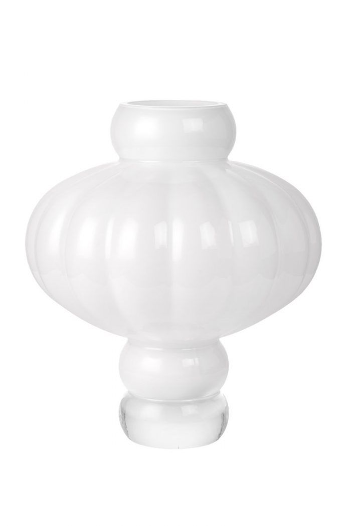 Wohnaccessoires - Vasen - große Ballon Vase No 3 mit Sockel in opal weiß