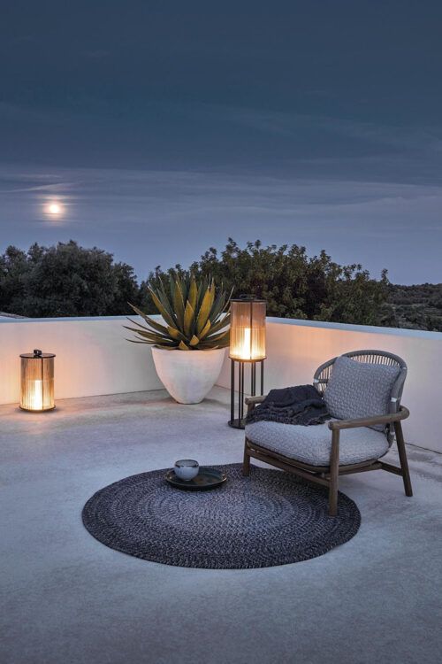 Outdoor - Ambient Line Lighting von Gloster Bodenleuchte bzw. Standleuchte wie Laterne