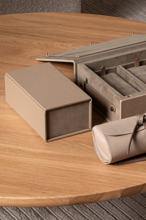 Lederwaren - Zeitlose Uhren Box von August Sandgren