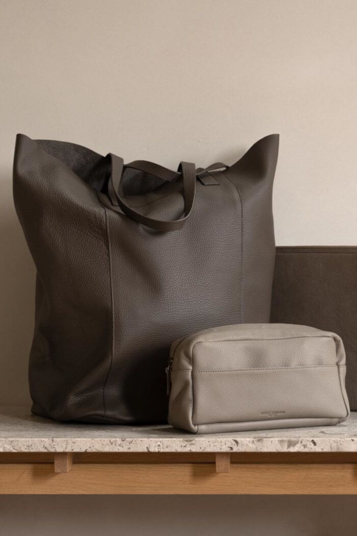 Lederwaren - große Ledertasche Megatote von August Sandgren