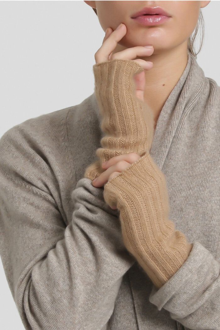 Mode und Lifestyle – Mützen und Schals – Sussie Handwärmer von Care by me aus reinem Kaschmir in vielen Farben