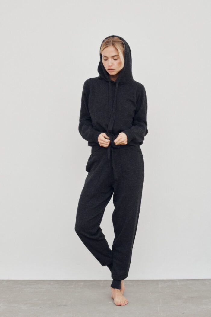 Mode & Lifestyle – Shorts, Pants & Kleider - Set Kaschmir aus Cathy Hoodie und Pants Cornelia von Care by me aus reinem Kaschmir