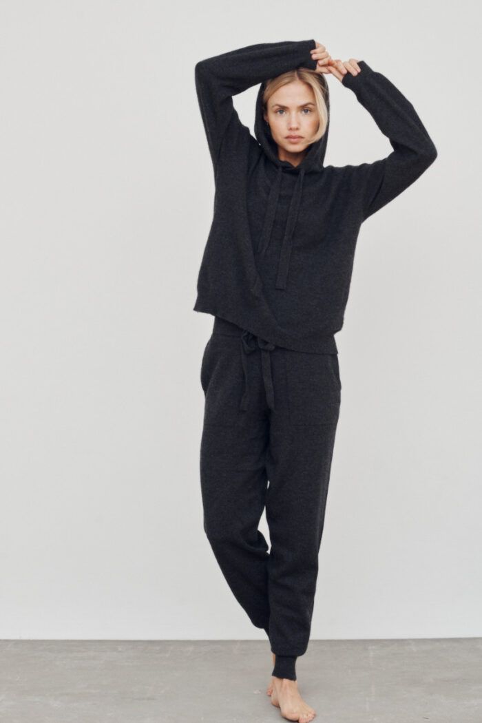 Mode & Lifestyle – Shorts, Pants & Kleider - Set Kaschmir aus Cathy Hoodie und Pants Cornelia von Care by me aus reinem Kaschmir