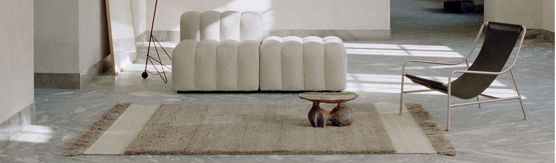 Linie_Design_Humble_Act_Stone_Lifestyle-1-scaled
