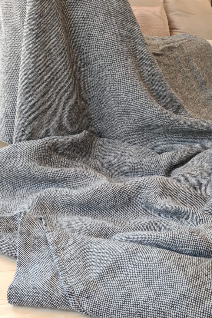 Tagesdecken und Plaids - große Tagesdecke Rustico aus Leinen, in der zeitlosen Farbe Natural Black