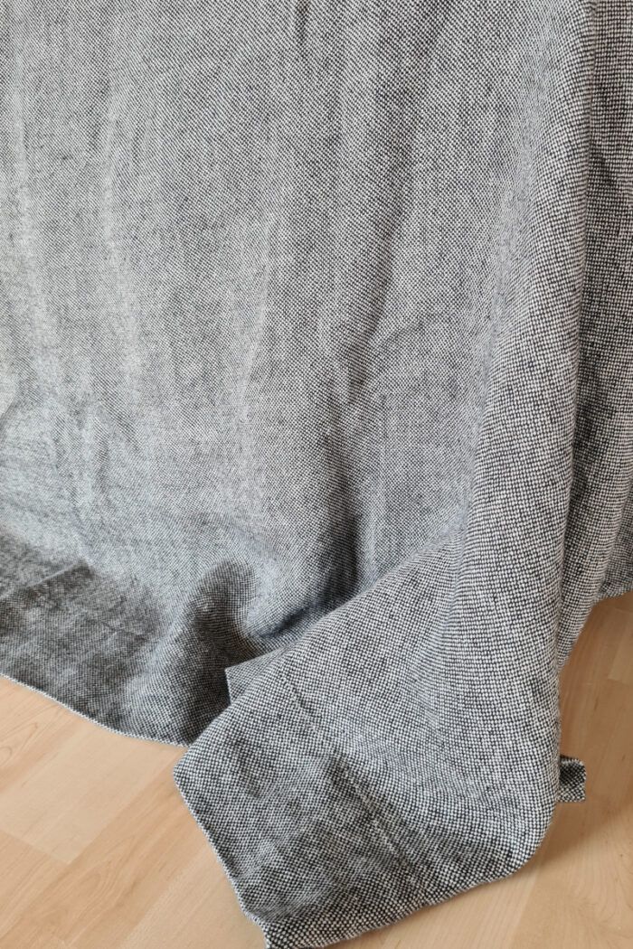 Tagesdecken und Plaids - große Tagesdecke Rustico aus Leinen, in der zeitlosen Farbe Natural Black