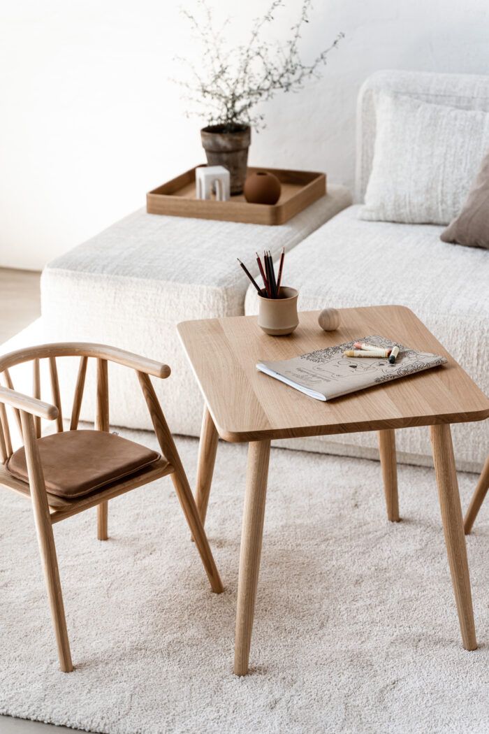 ASTA Kindertisch by Oaklings